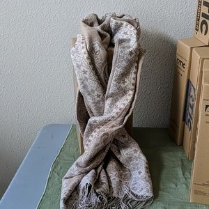 Beautiful tan scarf with short fringe